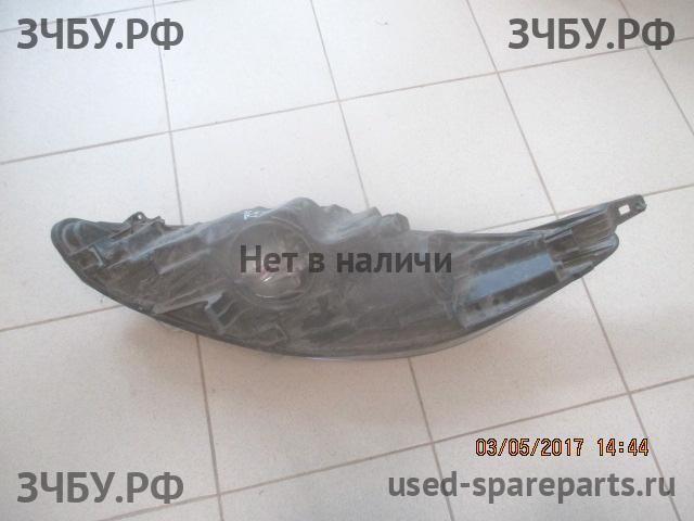 Ford Fiesta 6 Фара правая