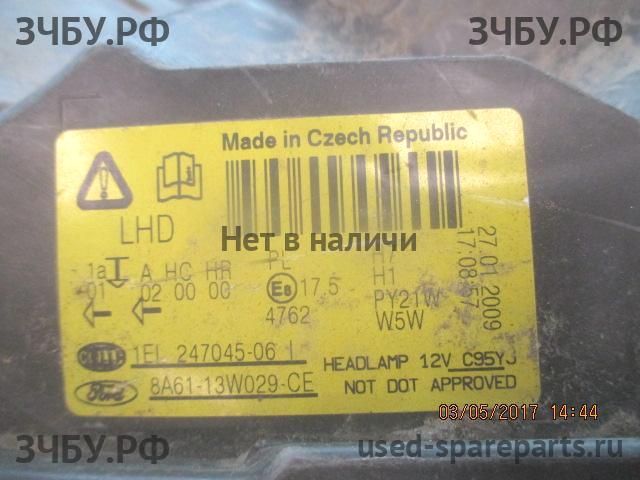 Ford Fiesta 6 Фара правая