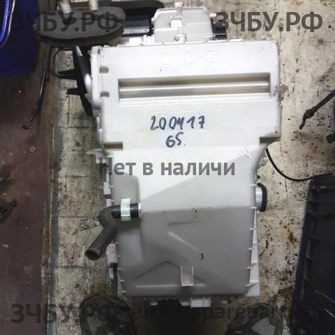 Mazda 3 [BK] Корпус отопителя (корпус печки)