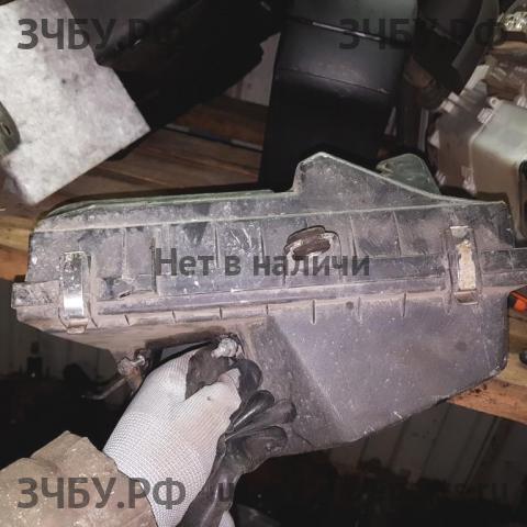 Mitsubishi Carisma (DA) 2000-> Корпус воздушного фильтра