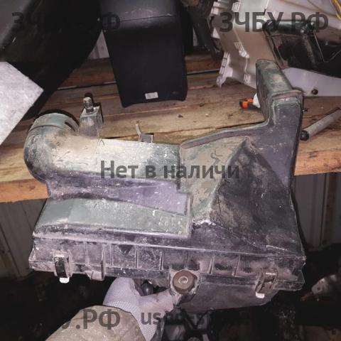 Mitsubishi Carisma (DA) 2000-> Корпус воздушного фильтра