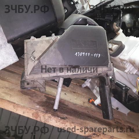Mitsubishi Carisma (DA) 2000-> Корпус воздушного фильтра