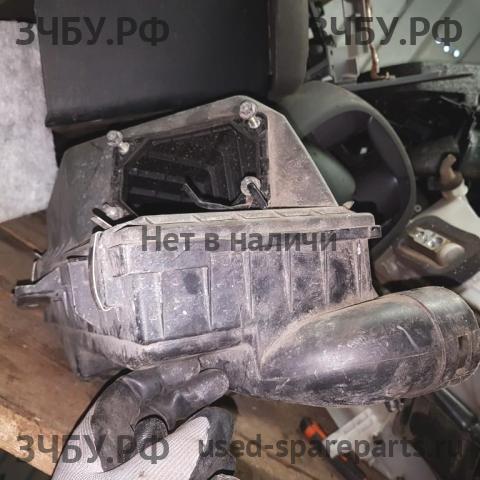 Mitsubishi Carisma (DA) 2000-> Корпус воздушного фильтра