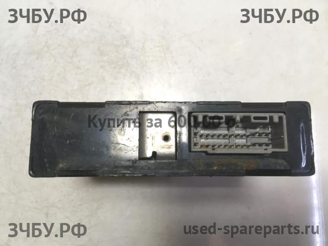 Lexus GS (1) 300 Блок электронный