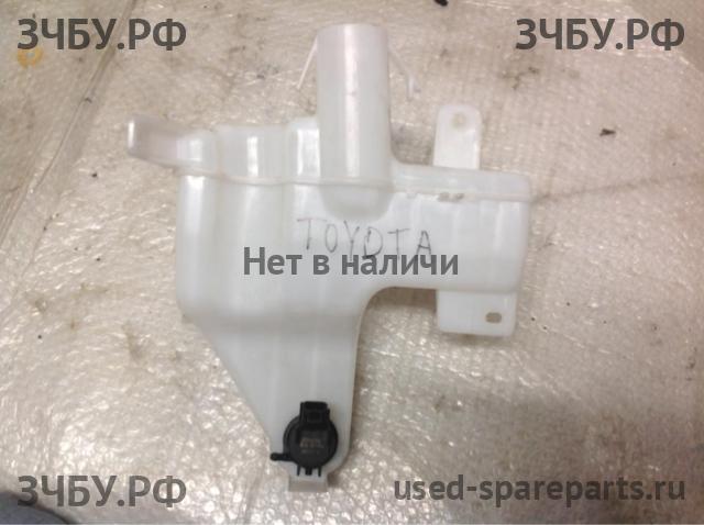 Toyota Corolla (E16 - E17) Бачок омывателя лобового стекла