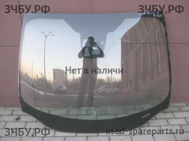 Ford Focus 3 Стекло лобовое (ветровое)