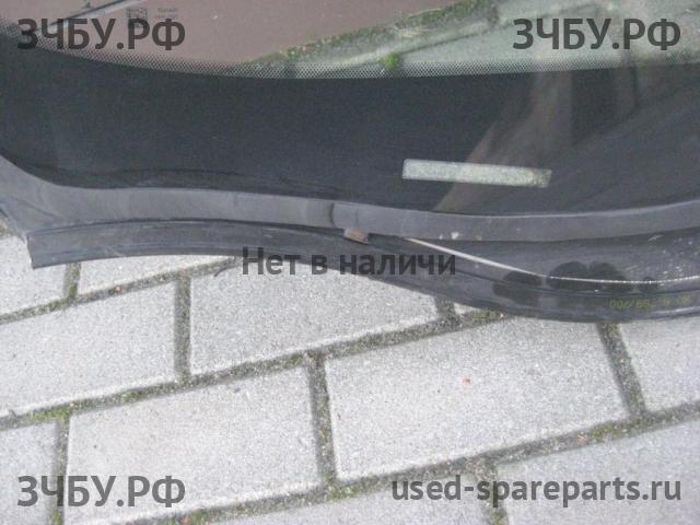 Ford Focus 3 Стекло лобовое (ветровое)