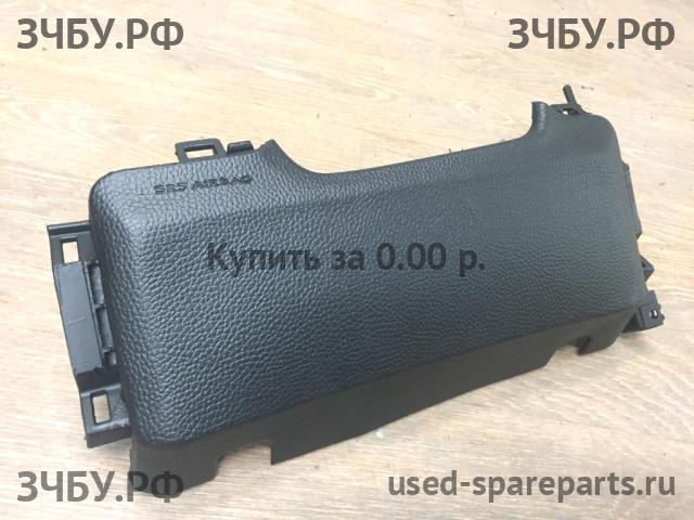 Toyota RAV 4 (4) Подушка безопасности нижняя (для колен)