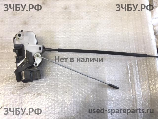 Opel Astra J Замок двери передней правой