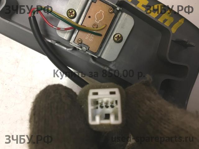 Nissan Primera P12 Кнопка люка