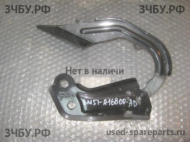 Ford Focus 3 Петля капота правая