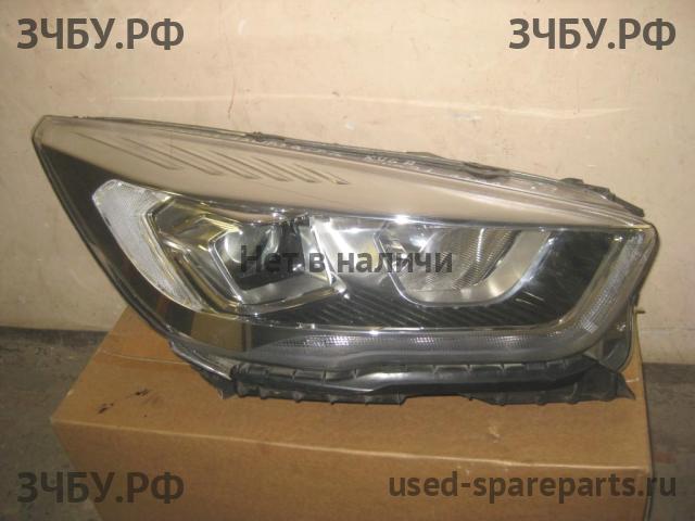 Ford Kuga 2 Фара правая