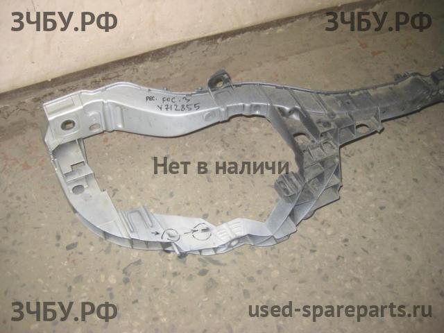 Ford Focus 3 Панель передняя (телевизор)