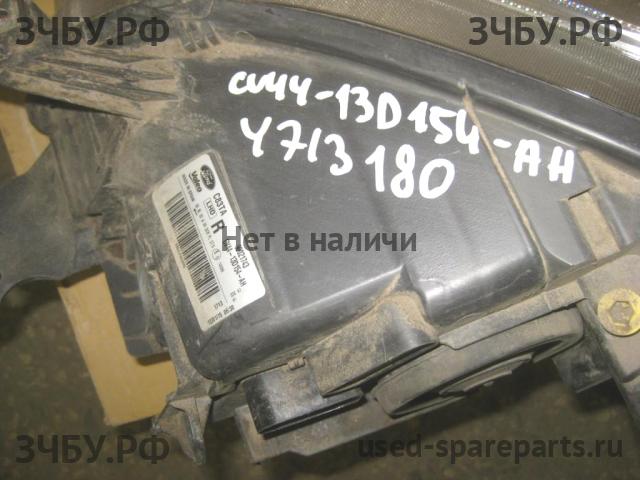 Ford Kuga 2 Фара правая