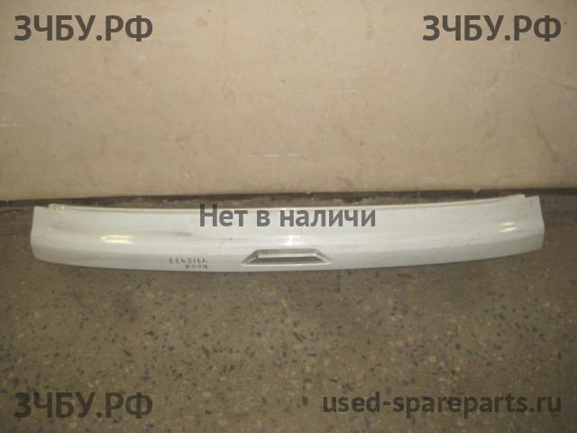 Ford Kuga 2 Накладка на дверь багажника