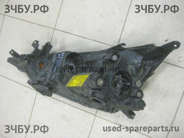 Mitsubishi Grandis (NA4W) Фара правая