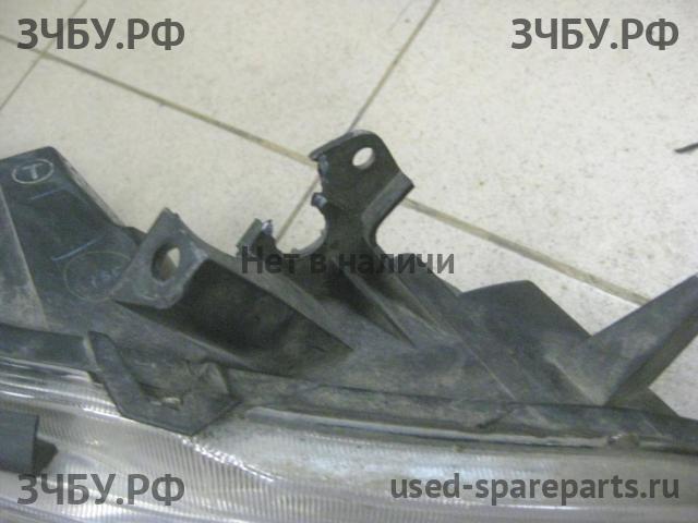 Mitsubishi Grandis (NA4W) Фара правая