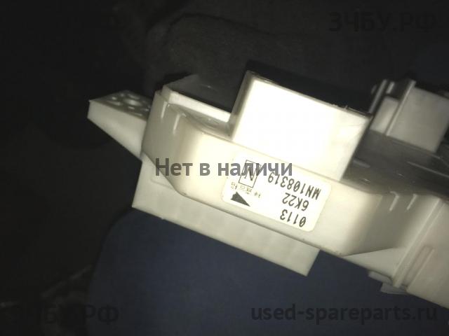 Mitsubishi Colt 6 (Z30) Блок предохранителей (в салон)