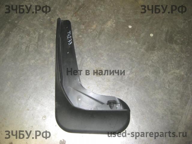 Ford Focus 3 Брызговик передний левый