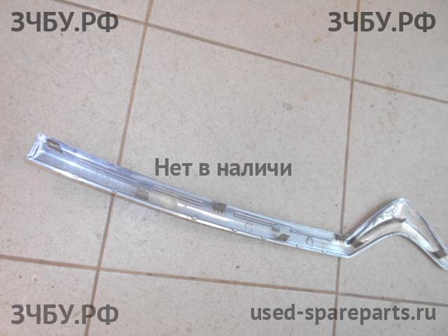 Citroen C4 Picasso (1) Накладка переднего бампера