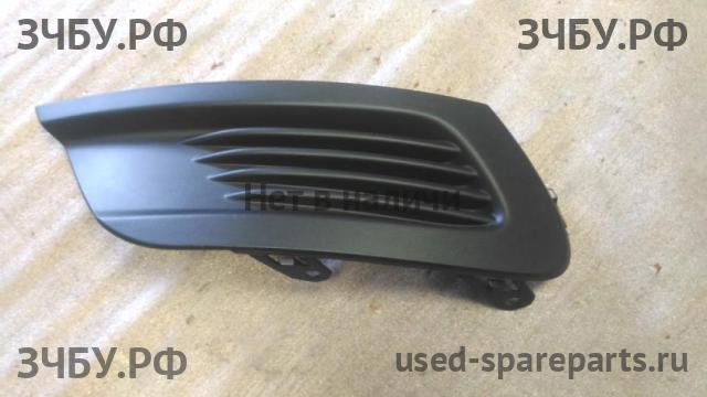 Renault Fluence Решетка в бампер