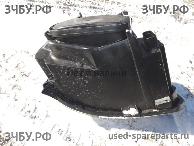 ВАЗ (VAZ) Lada Priora Фара левая