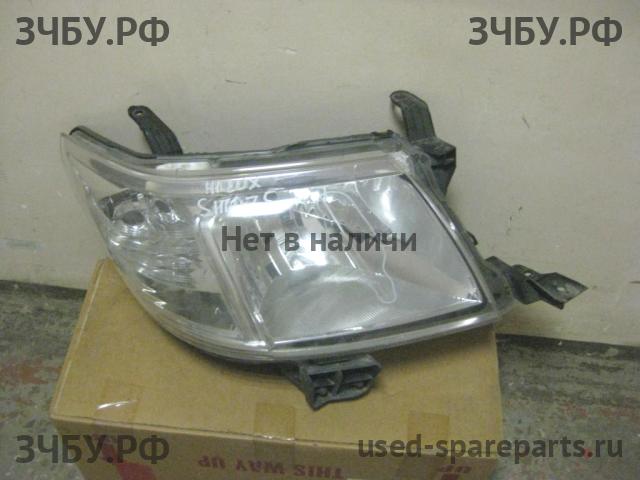 Toyota Hi Lux (3) Pick Up Фара правая