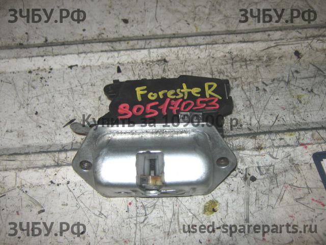 Subaru Forester 2 (S11) Замок багажника