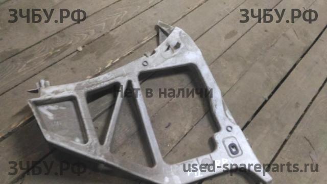 Ford Focus 2 Кронштейн бампера задний