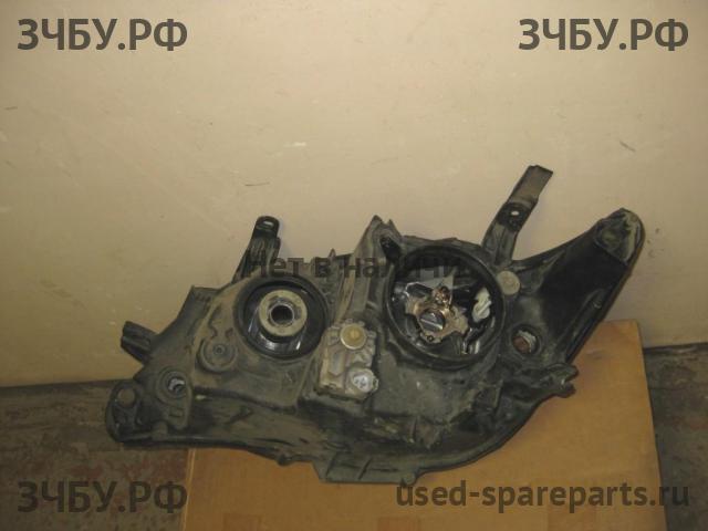 Toyota Camry 7 (V50) Фара правая