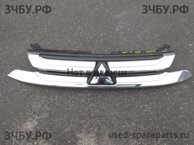 Mitsubishi Outlander 3 Решетка радиатора