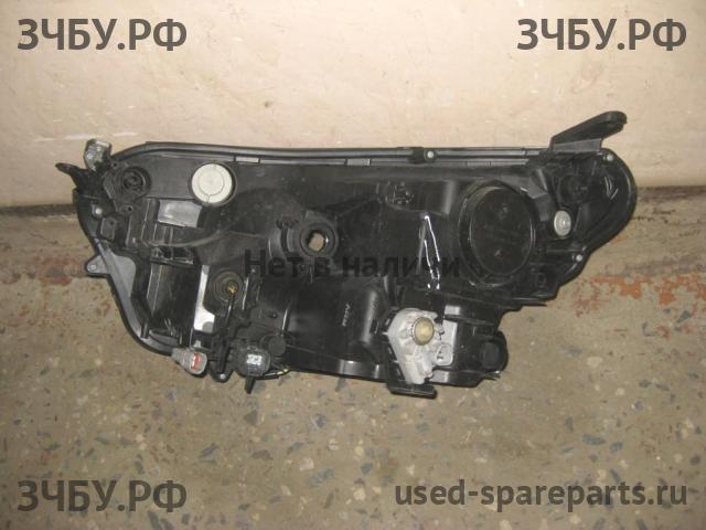 Toyota RAV 4 (4) Фара правая