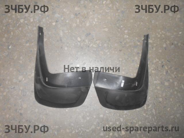 Renault Logan 1 Брызговик (комплект)