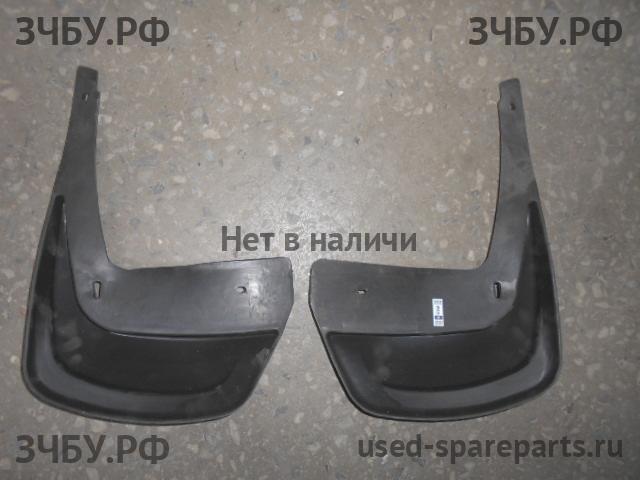 Renault Logan 1 Брызговик (комплект)