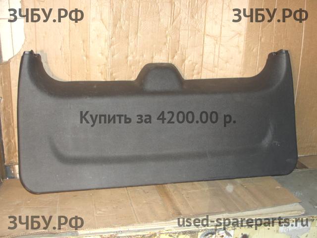 Chevrolet Tahoe 3 (GMT900) Обшивка двери багажника