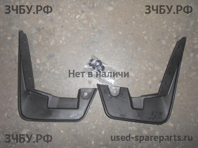 Renault Logan 1 Брызговик (комплект)