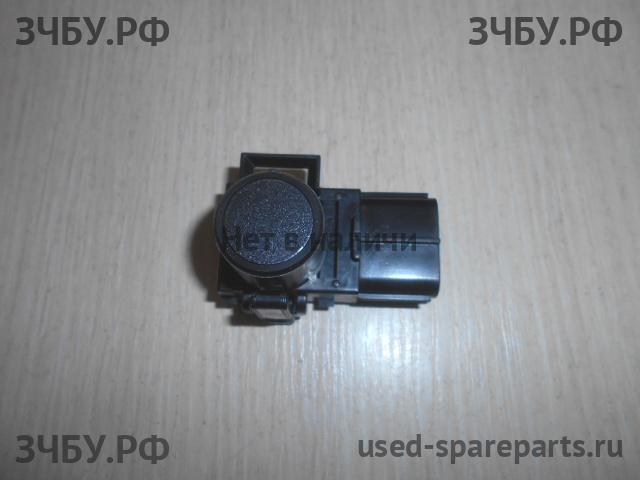 Toyota Land Cruiser 200 Датчик парковки (Парктроник)