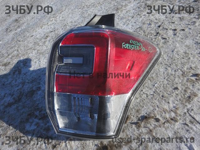 Subaru Forester 4 (S13) Фонарь правый