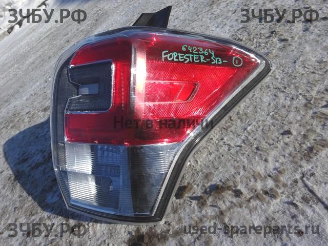Subaru Forester 4 (S13) Фонарь правый
