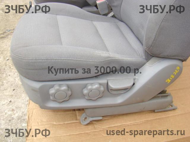 KIA Sorento 1 Сиденья (комплект)