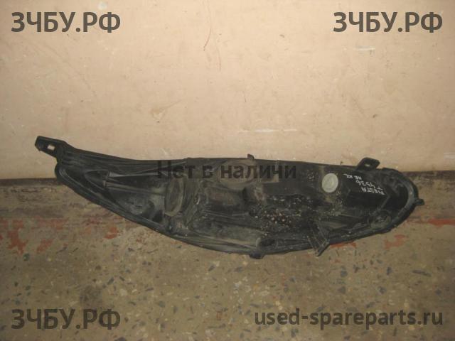 Ford Fiesta 6 Фара левая