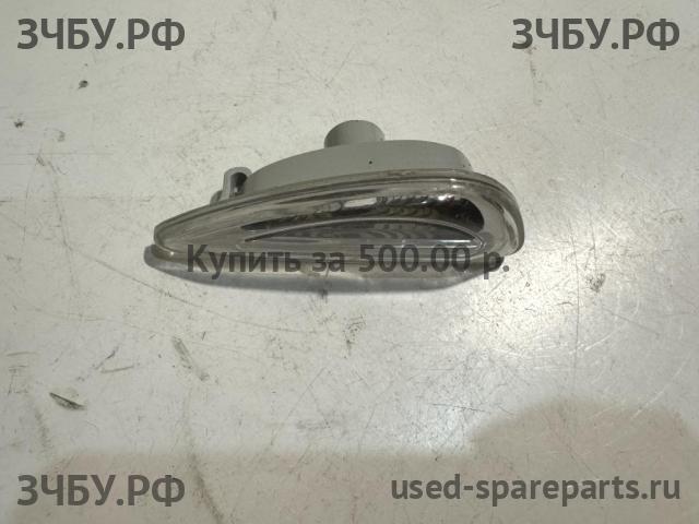 Hyundai Solaris 2 Указатель поворота в крыло (повторитель)