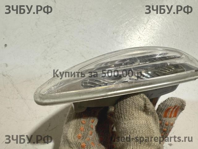 Hyundai Solaris 2 Указатель поворота в крыло (повторитель)
