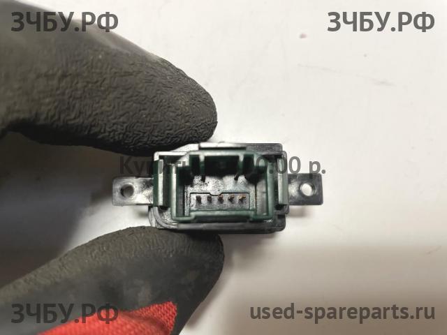 Honda Pilot (2) Кнопка открывания багажника