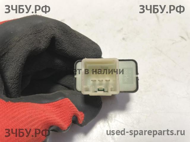 Ford Escape 1 Кнопка стеклоподъемника