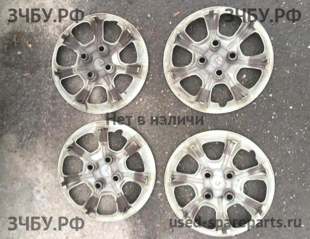 KIA Carens (1) Колпак колеса декоративный