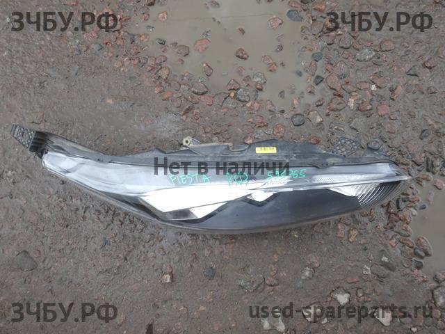 Ford Fiesta 6 Фара правая