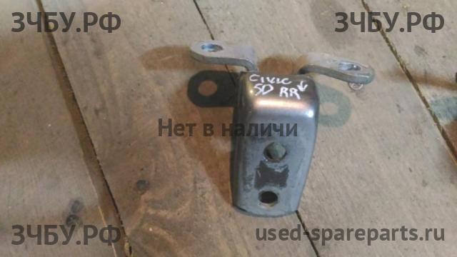 Honda Civic 8 (5D) Петля двери задней правой