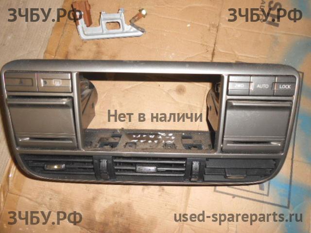 Nissan X-Trail 1 (T30) Консоль между сиденьями (Подлокотник)