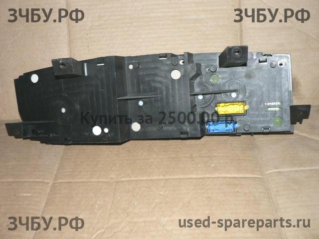 Nissan Primera P12 Панель приборов